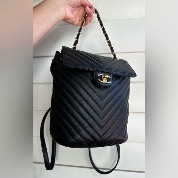 ✨CHANEL✨ Chevron Urban Spirit Black Backpack Gold Chain - Picture 4 of 15